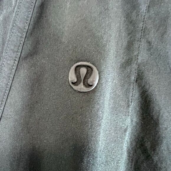 Lululemon Black High Rise Lightweight Shorts Size M Athleisure Running Training - Picture 4 of 7